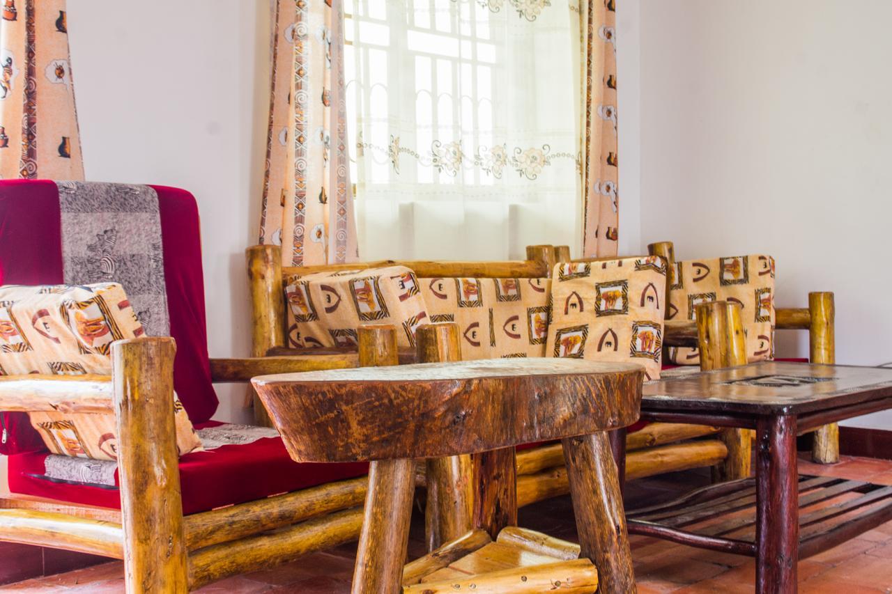 Queen Elizabeth Pvt Lodge Kichwamba Bagian luar foto