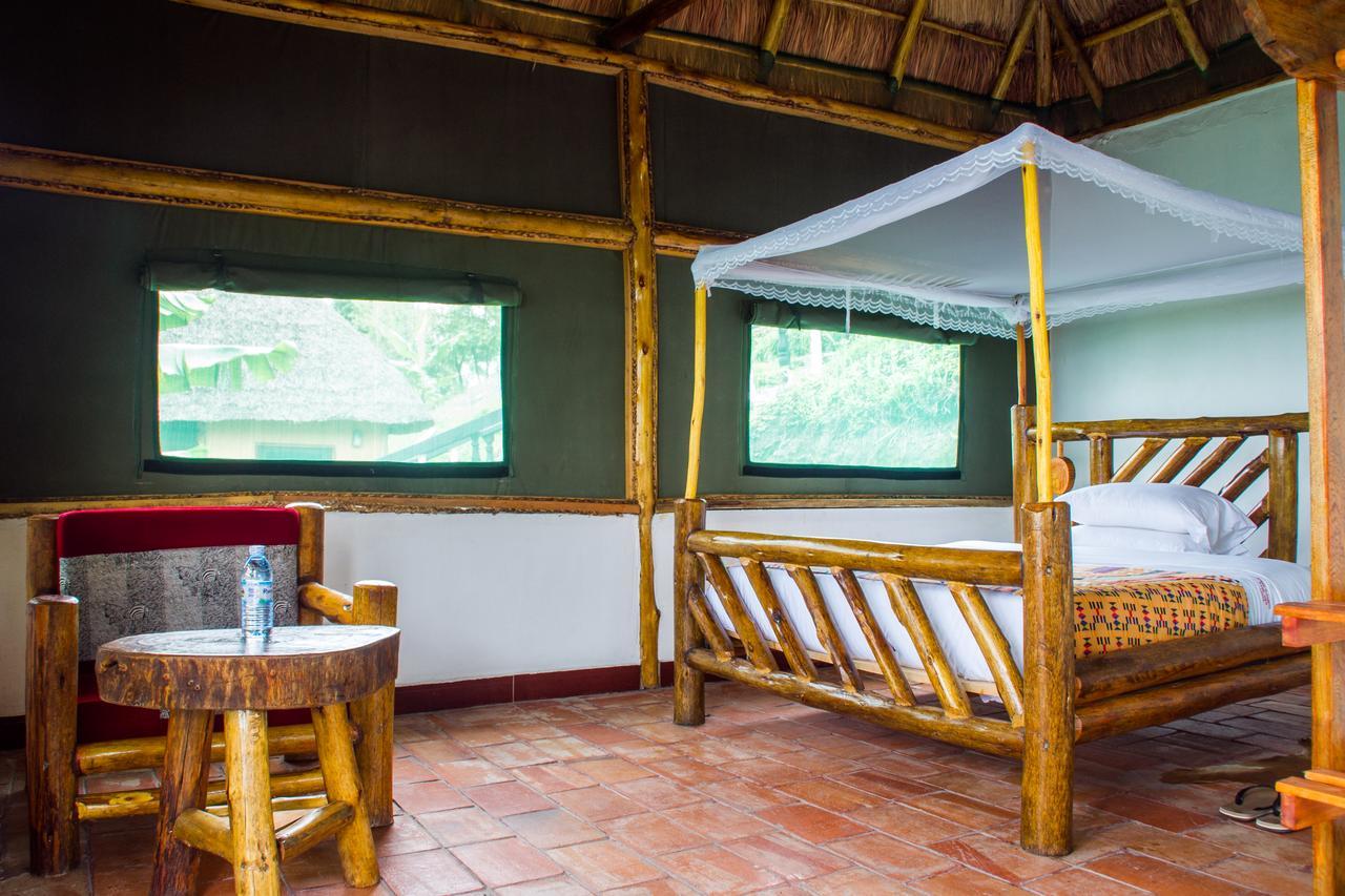 Queen Elizabeth Pvt Lodge Kichwamba Bagian luar foto