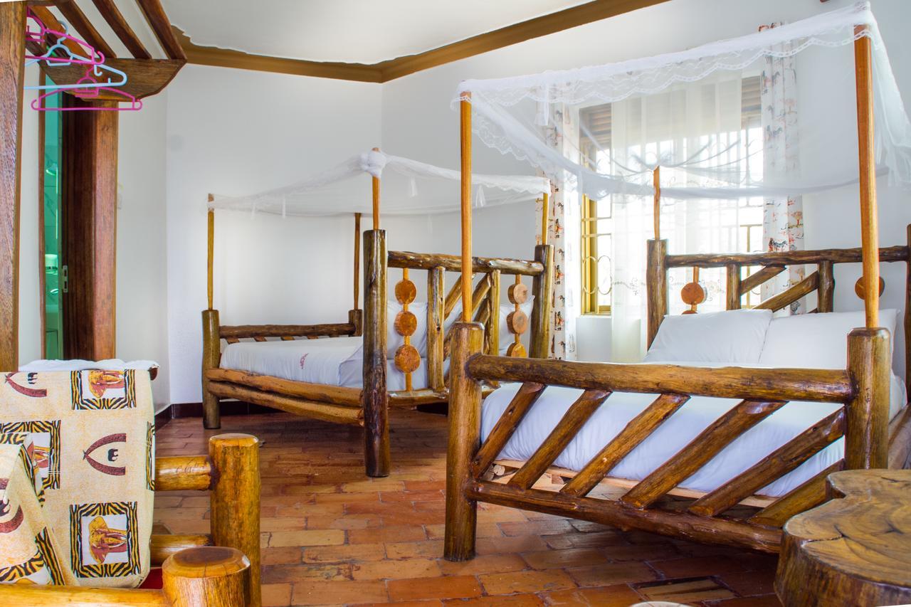 Queen Elizabeth Pvt Lodge Kichwamba Bagian luar foto