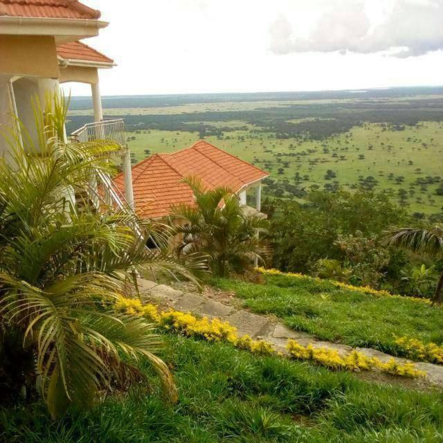 Queen Elizabeth Pvt Lodge Kichwamba Bagian luar foto